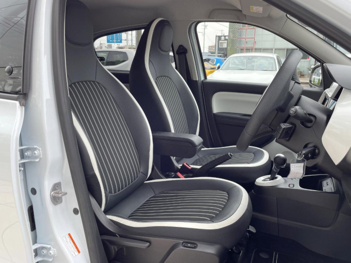 2023 Renault Twingo 3BA-AHH4B (UW-69f2a5571c2a6)[7]