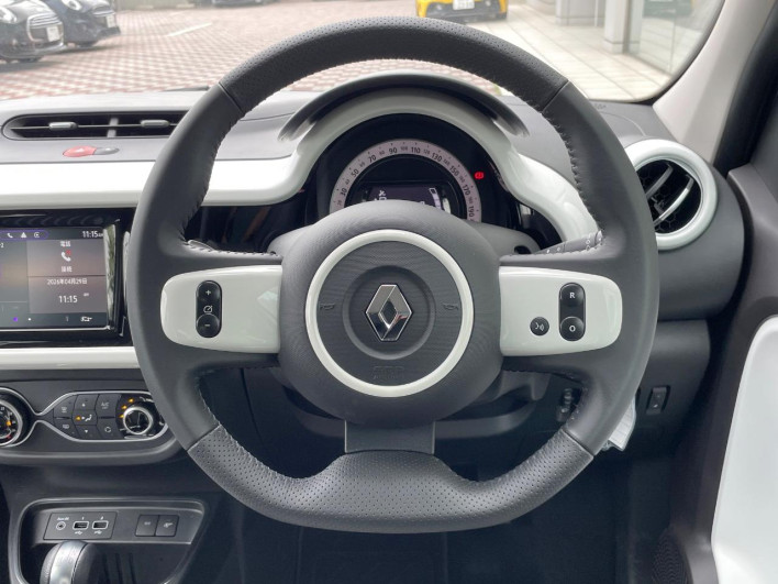 2023 Renault Twingo 3BA-AHH4B (UW-69f2a5571c2a6)[27]