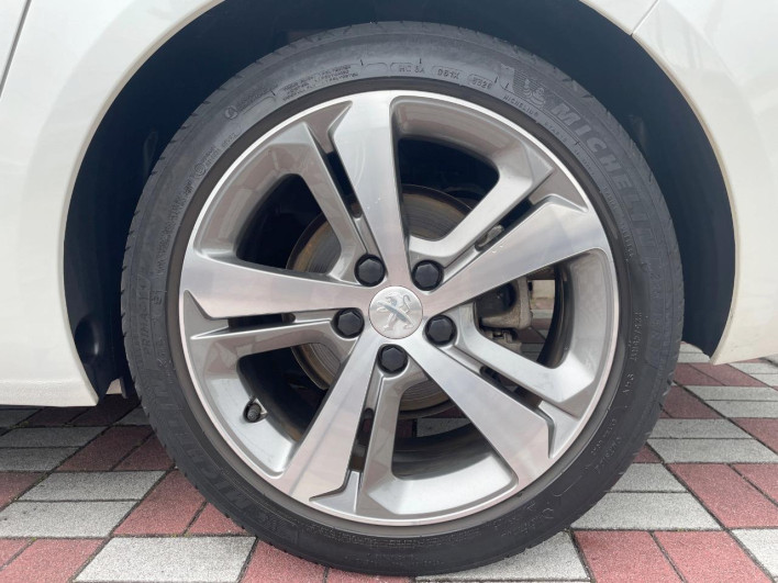 2021 Peugeot 308 3DA-T9WYH01 (UW-69f2a55770e20)[13]