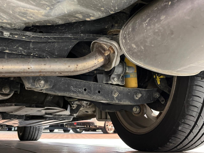 2015 Subaru Levorg DBA-VM4 (UW-69f2a559b7f9f)[17]