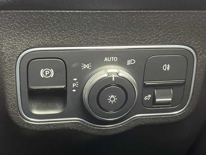 2020 Mercedes Benz GLB 3DA-247612M (UW-69f2a56020f39)[10]