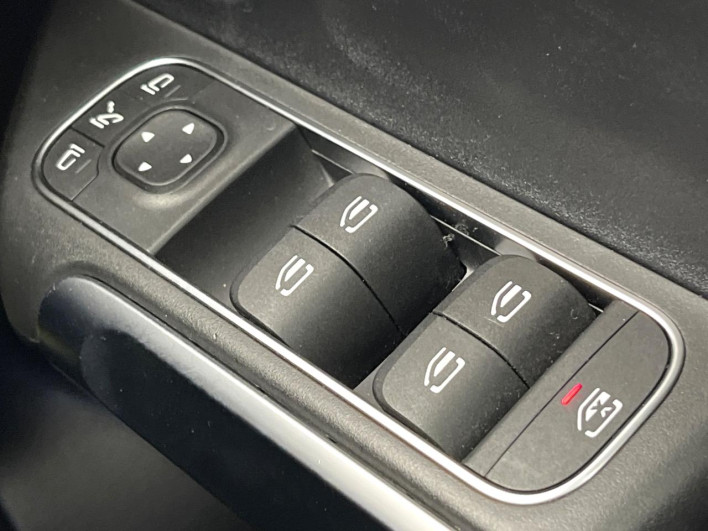 2020 Mercedes Benz GLB 3DA-247612M (UW-69f2a56020f39)[9]