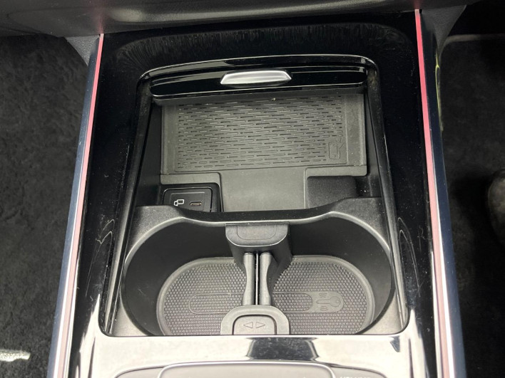 2020 Mercedes Benz GLB 3DA-247612M (UW-69f2a56020f39)[23]