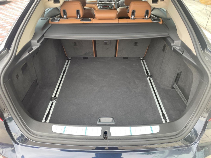 2015 BMW 3 Series DBA-3X20 (UW-69f2a5628011d)[12]