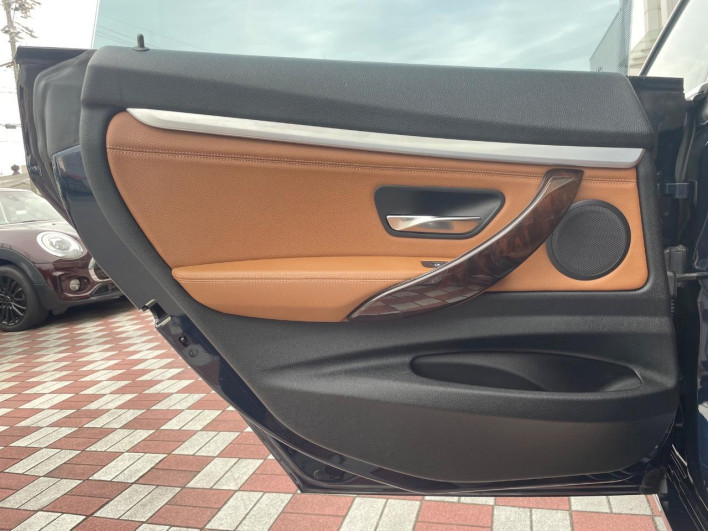2015 BMW 3 Series DBA-3X20 (UW-69f2a5628011d)[29]