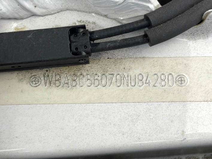 2017 BMW 3 Series LDA-8C20 (UW-69f2a562dd0df)[1]