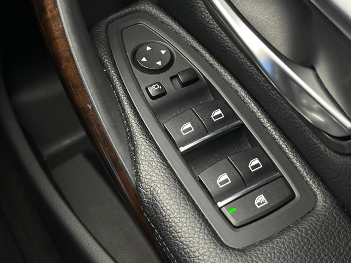 2017 BMW 3 Series LDA-8C20 (UW-69f2a562dd0df)[4]