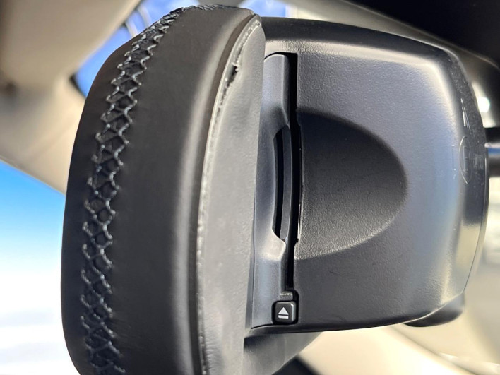 2017 BMW 3 Series LDA-8C20 (UW-69f2a562dd0df)[24]