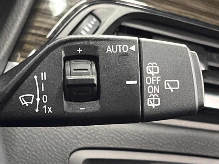2017 BMW X1 LDA-HT20 (UW-69f2a562df252)[23]