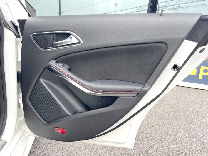 2018 Mercedes Benz CLA Class Shooting Brake DBA-117942 (UW-69f2a56660e07)[18]