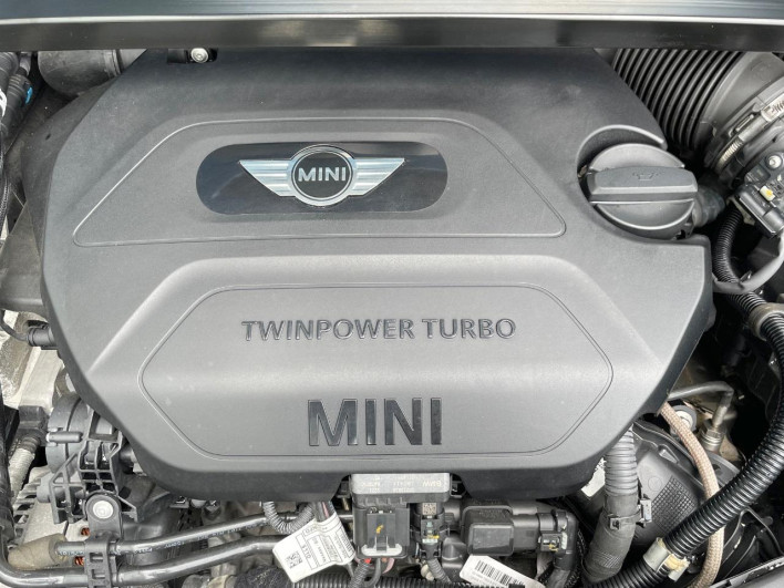 2018 Rover Mini LDA-YT20 (UW-69f2a56781a6a)[5]