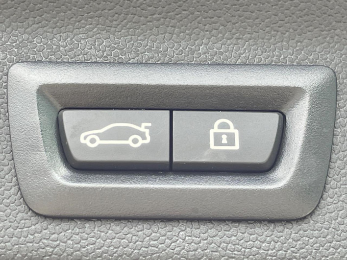 2018 Rover Mini LDA-YT20 (UW-69f2a56781a6a)[17]