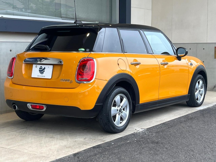 2017 Rover Mini LDA-XT15 (UW-69f2a5679169b)[20]