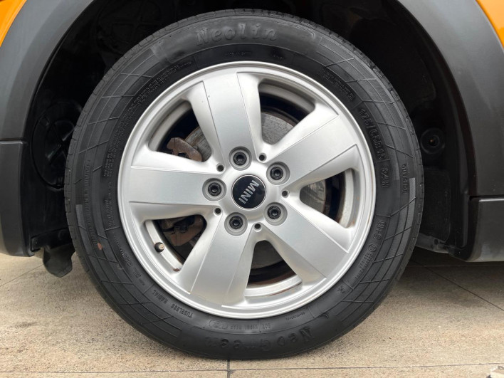 2017 Rover Mini LDA-XT15 (UW-69f2a5679169b)[18]