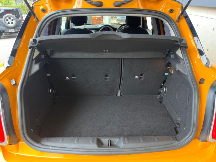 2017 Rover Mini LDA-XT15 (UW-69f2a5679169b)[11]