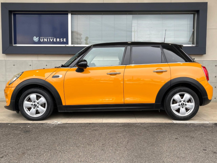 2017 Rover Mini LDA-XT15 (UW-69f2a5679169b)[9]