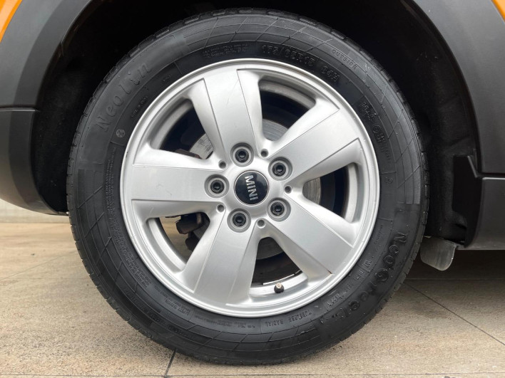 2017 Rover Mini LDA-XT15 (UW-69f2a5679169b)[24]