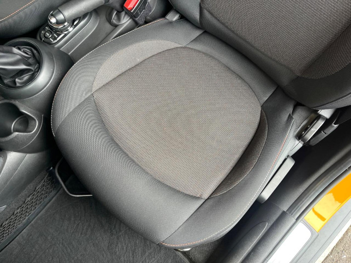 2017 Rover Mini LDA-XT15 (UW-69f2a5679169b)[16]