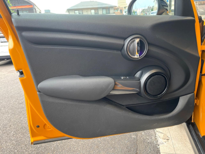 2017 Rover Mini LDA-XT15 (UW-69f2a5679169b)[15]