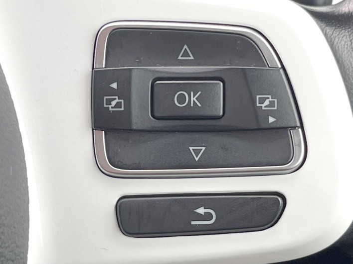 2019 Volkswagen The Beetle DBA-16CBZ (UW-69f2a567d1c5c)[28]