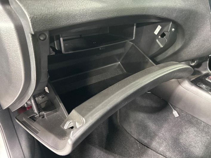 2013 Subaru Exiga DBA-YAM (UW-69f2a56913766)[13]