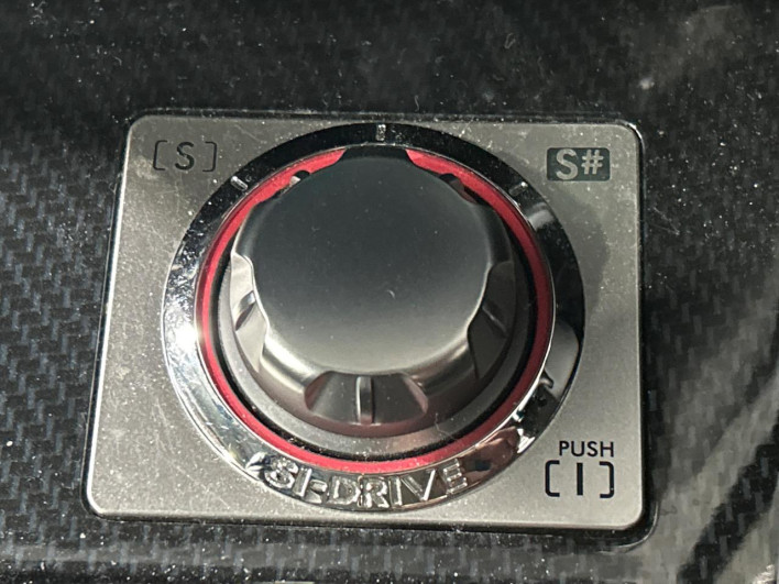 2013 Subaru Exiga DBA-YAM (UW-69f2a56913766)[26]