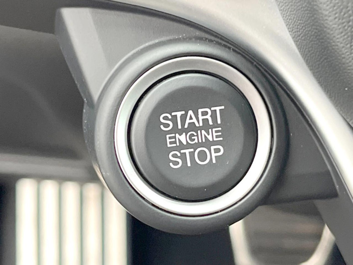 2018 Alfa Romeo Giulia ABA-95220 (UW-69f2a56ae44d3)[28]