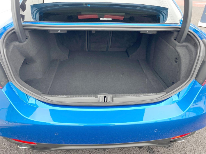 2018 Alfa Romeo Giulia ABA-95220 (UW-69f2a56ae44d3)[11]