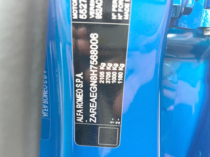 2018 Alfa Romeo Giulia ABA-95220 (UW-69f2a56ae44d3)[1]