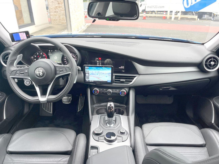 2018 Alfa Romeo Giulia ABA-95220 (UW-69f2a56ae44d3)[20]