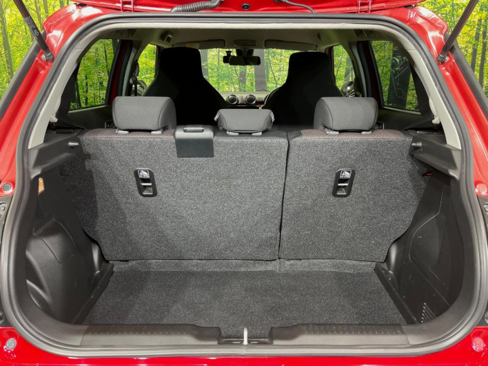 2018 Suzuki Swift Sport CBA-ZC33S (UW-69f2a56b71393)[15]