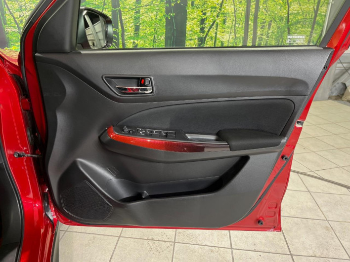 2018 Suzuki Swift Sport CBA-ZC33S (UW-69f2a56b71393)[11]