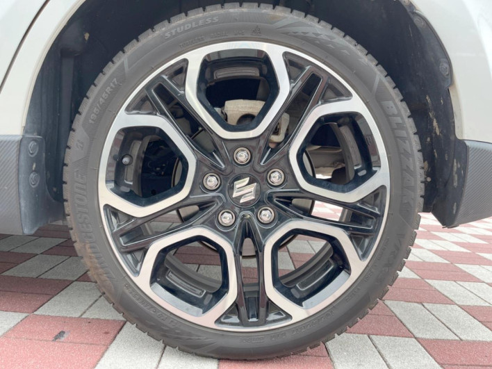 2022 Suzuki Swift Sport 4BA-ZC33S (UW-69f2a56bc86da)[13]