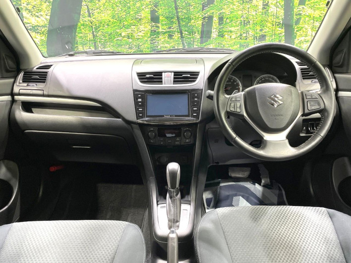 2013 Suzuki Swift DBA-ZC72S (UW-69f2a56da59d6)[4]