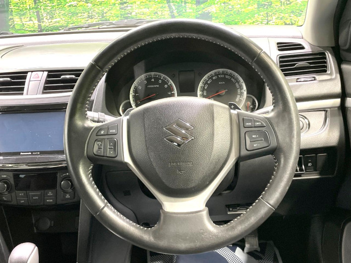 2013 Suzuki Swift DBA-ZC72S (UW-69f2a56da59d6)[5]