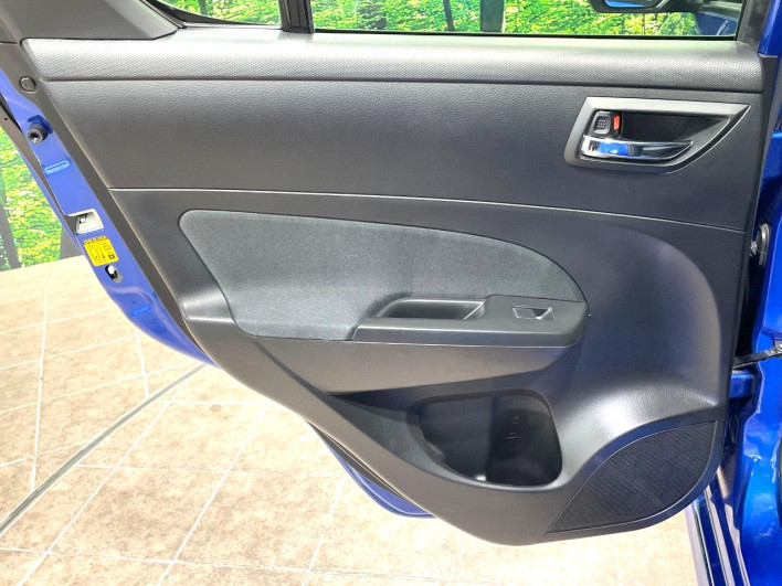 2013 Suzuki Swift DBA-ZC72S (UW-69f2a56da59d6)[27]