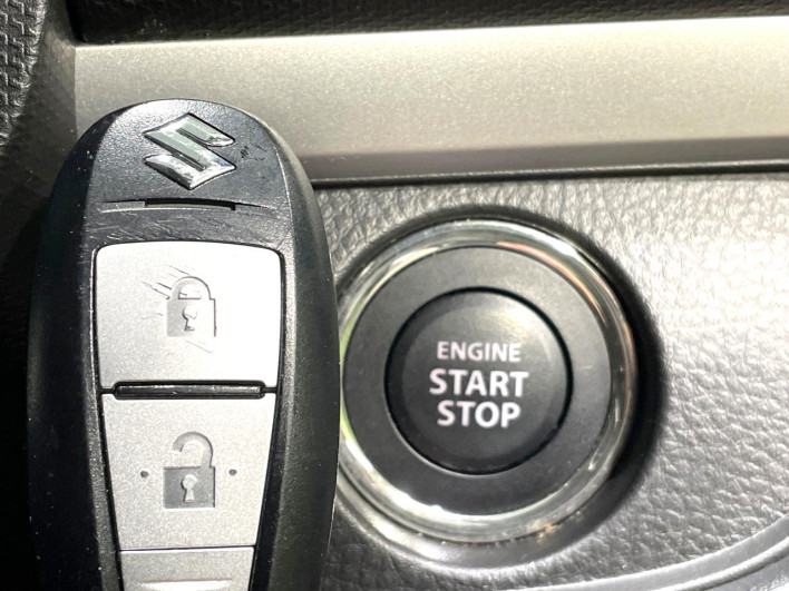 2013 Suzuki Swift DBA-ZC72S (UW-69f2a56da59d6)[9]