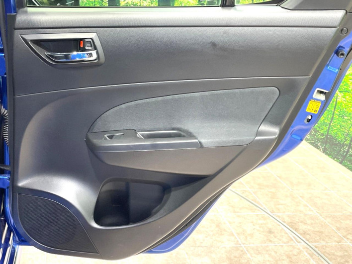 2013 Suzuki Swift DBA-ZC72S (UW-69f2a56da59d6)[6]