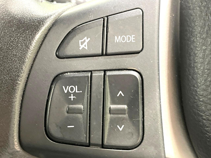 2013 Suzuki Swift DBA-ZC72S (UW-69f2a56da59d6)[16]