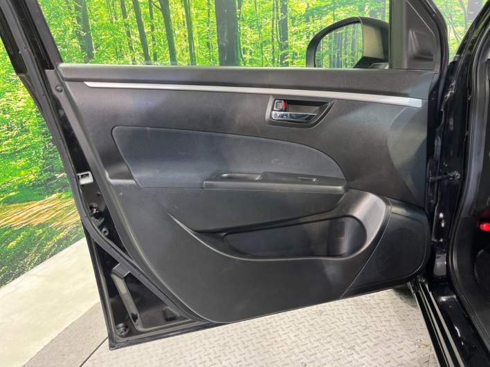 2014 Suzuki Swift DBA-ZC72S (UW-69f2a56db188b)[19]