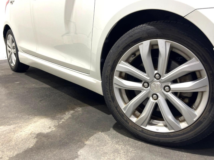 2016 Suzuki Swift DBA-ZC72S (UW-69f2a56dc89f3)[8]