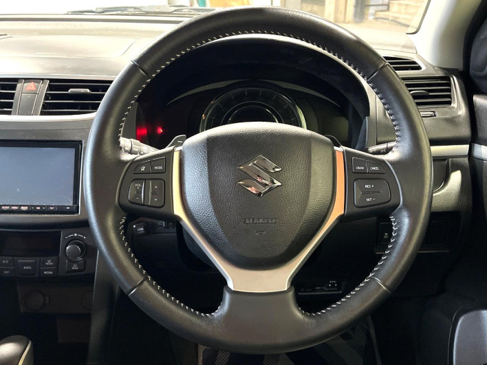 2016 Suzuki Swift DBA-ZC72S (UW-69f2a56dc89f3)[16]