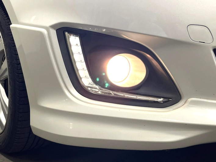 2016 Suzuki Swift DBA-ZC72S (UW-69f2a56dc89f3)[6]