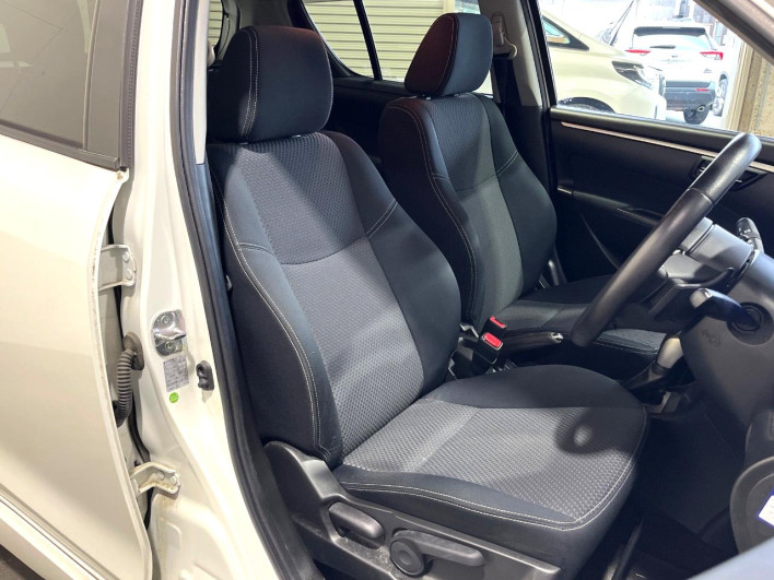 2016 Suzuki Swift DBA-ZC72S (UW-69f2a56dc89f3)[13]