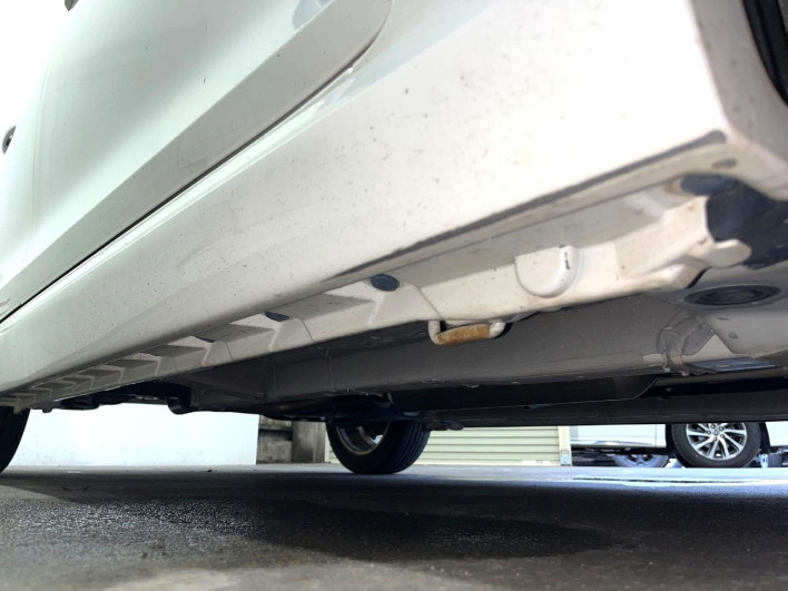 2016 Suzuki Swift DBA-ZC72S (UW-69f2a56dc89f3)[12]