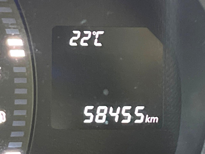 2016 Suzuki Swift DBA-ZC72S (UW-69f2a56dc89f3)[2]