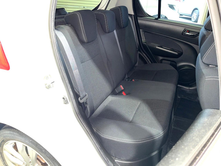 2016 Suzuki Swift DBA-ZC72S (UW-69f2a56dc89f3)[14]