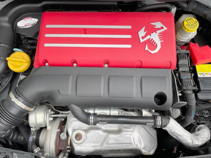 2019 Abartha Abarth 595 ABA-31214T (UW-69f2a56ed7f1c)[9]