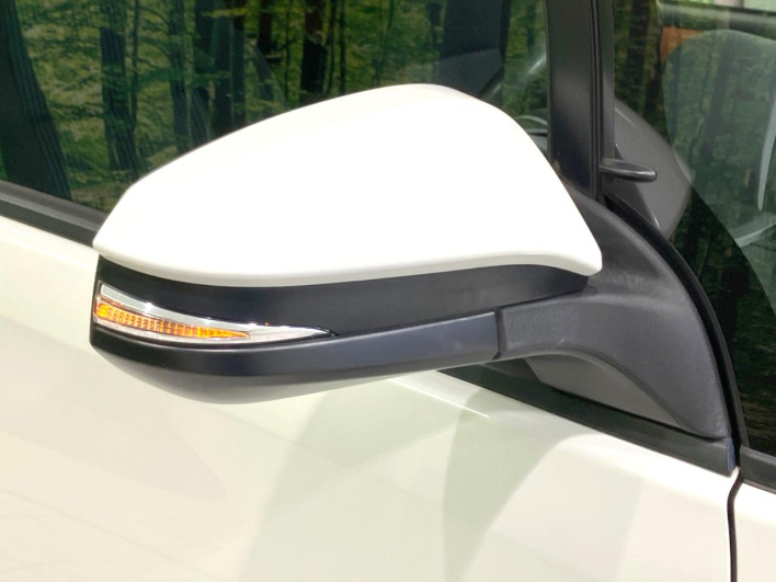2014 Toyota Voxy DBA-ZRR80W (UW-69f2a57264abe)[6]