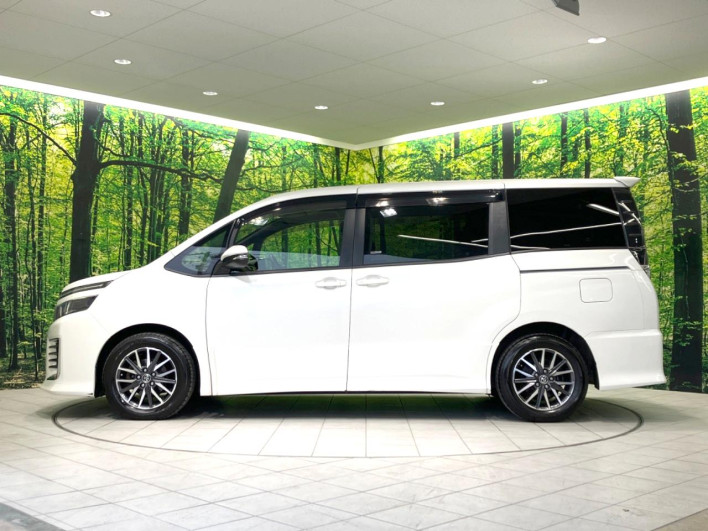 2014 Toyota Voxy DBA-ZRR80W (UW-69f2a57264abe)[18]